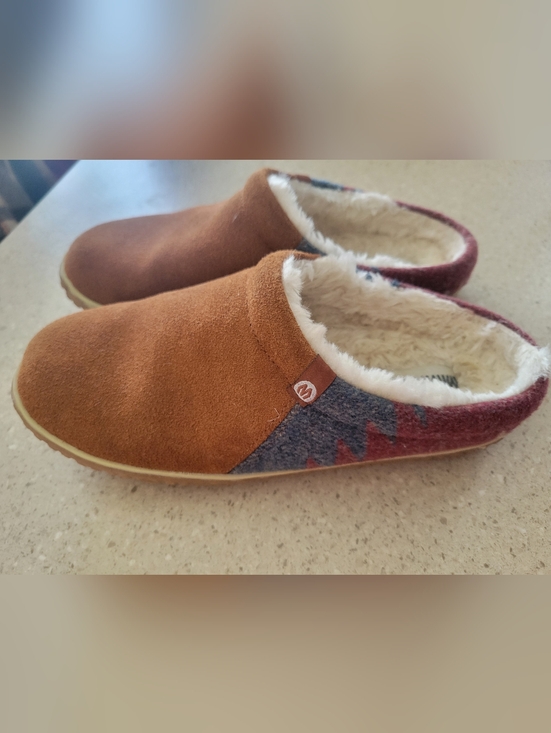 Minnetonka Shoes - Minnetonka Red and Blue Wool Lined Slip-On Slippers